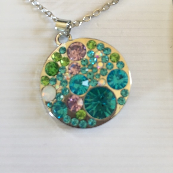 18K White Gold Plated - Picture 2 of 3